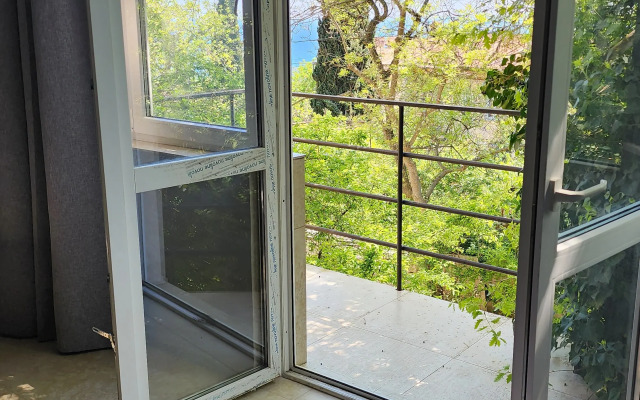 Апартаменты в Ливадии с балконом