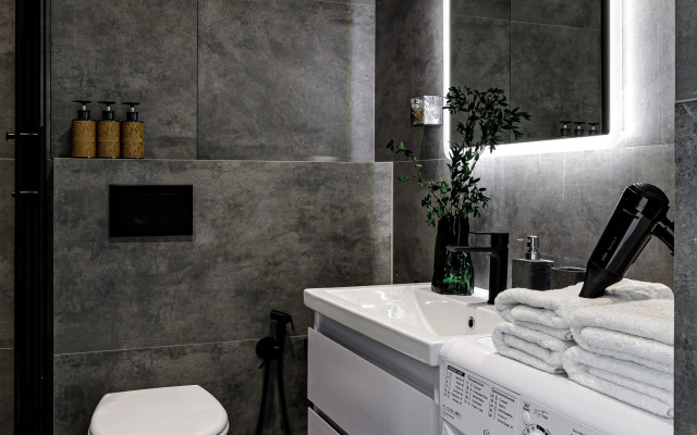 Апартаменты VIP студия с роскошной ванной у панорамного окна