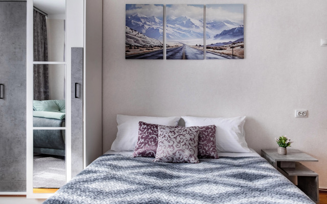 Sutkiru V Razvitom Zhilom Mikrorayone Flat