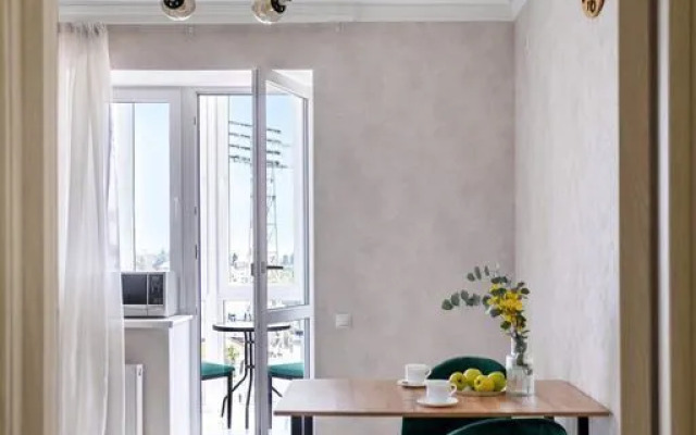 Na Pervomayskoy Ulitse 70 Flat