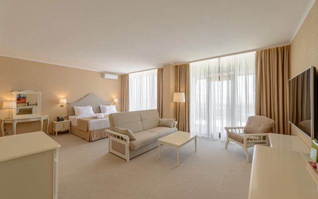 Shato Pino Hotel