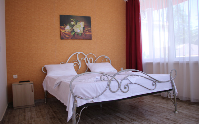 Lara Hotel