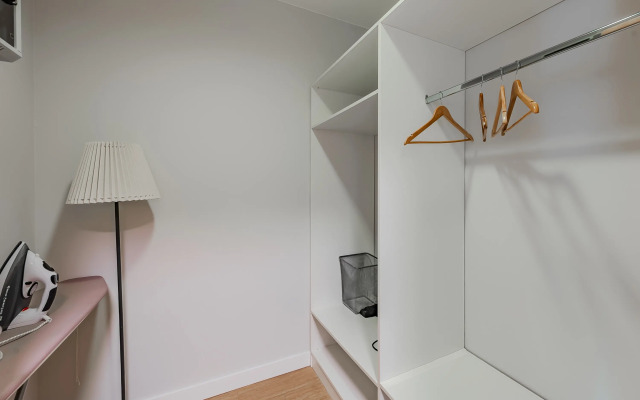 Na Ordzhonikidze 11/1  Apartaments 1