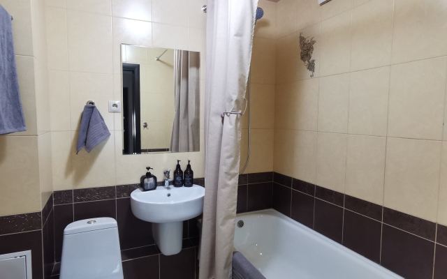 Na bulvare M. Raskovoy (bordo) Flat