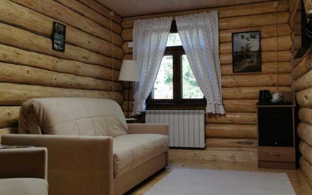 Udivitelnaya Derevnya Mandrogi Tourist Complex
