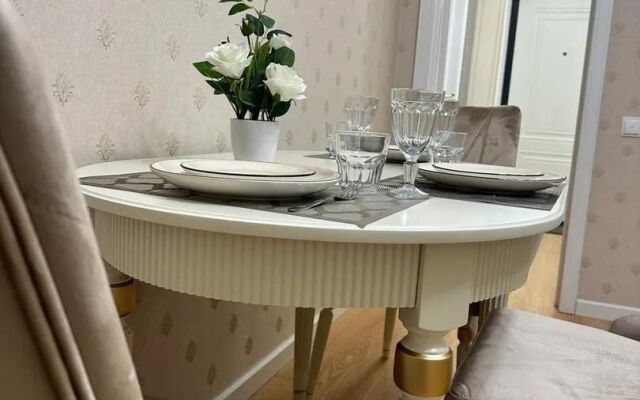Na Chkalova 37 S Vidom Na Gory Apartment