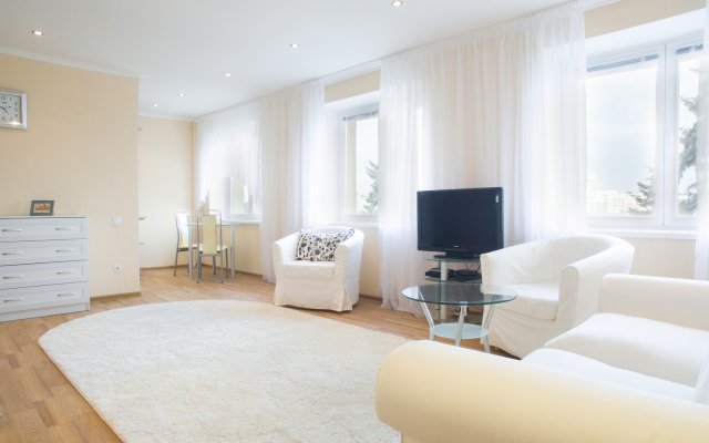 Na Pobediteley 3 Apartments