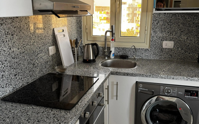 Dizaynerskaya s Vidom na More Flat