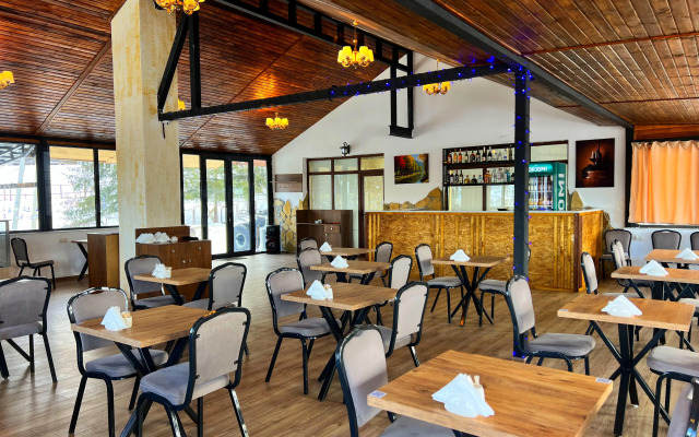 Отель Travel Inn Bakuriani