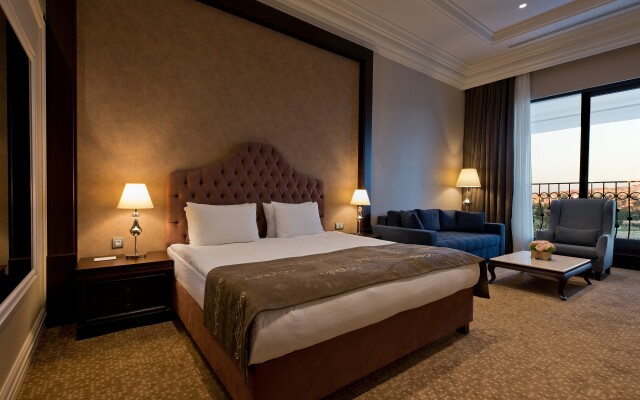 İsfanbul Holiday Home & Suites Hotel