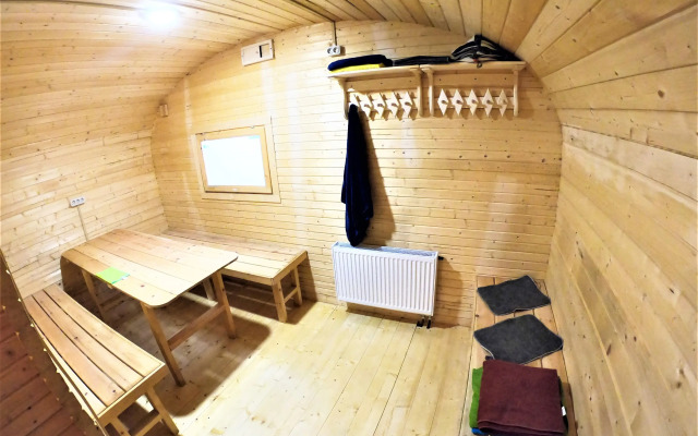 Kottedzha s baney i basseynom Private house