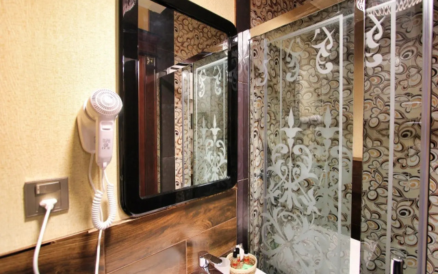 Royal Historical Boutique