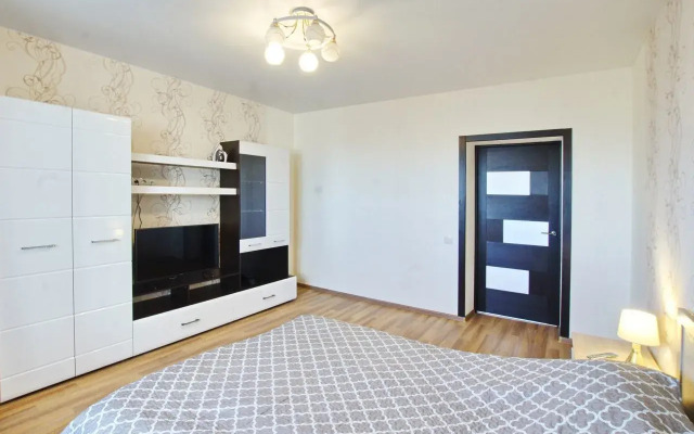 Na Ul. Mechnikova, 5 Flat