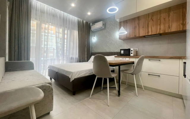 Dlya Troikh Gostey S Vidom Na More Flat