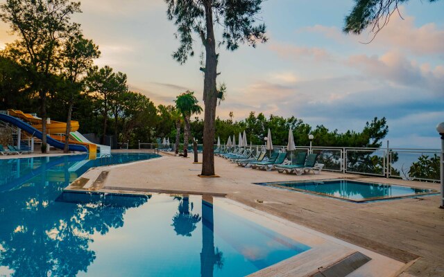 Senza Garden Holiday Club Hotel