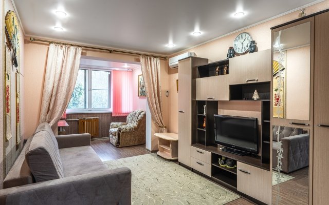 Uyutnaya Kvartira S Novym Remontom Apartments