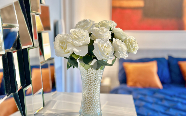 Damos Living - Superb Business En-Suite Studio Apartments