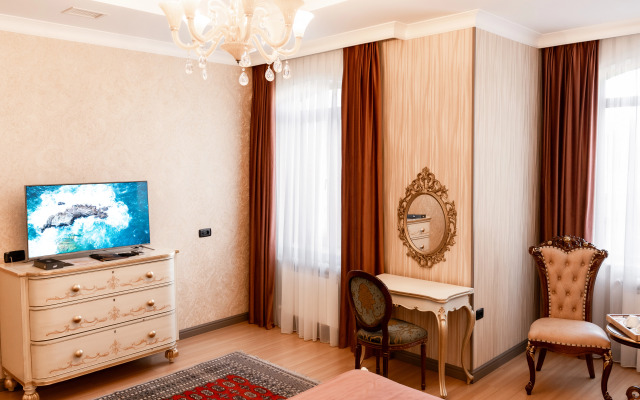 West Inn Palace Hotel