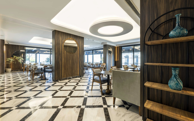 Ezkar Bathonea Art Istanbul Hotel