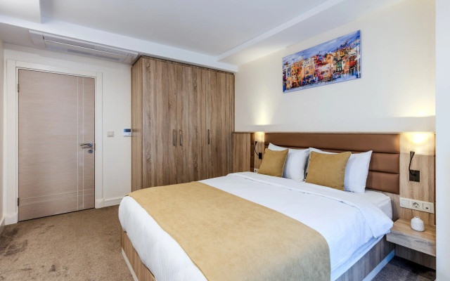 Отель Roys Hotel & Suites