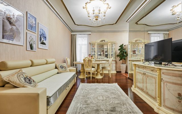 Pion Flat