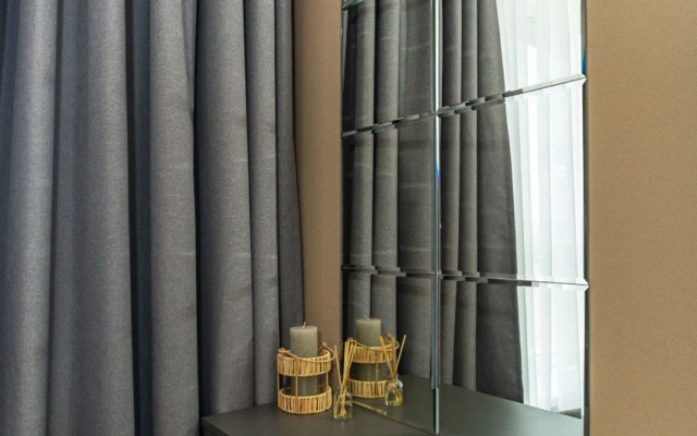 S Novym Sovremennym Remontom Flat