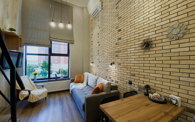 Квартира Green FOX из двух уровней с панорамными окнами