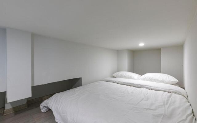 Apartment Na Pod`ezdnom 11