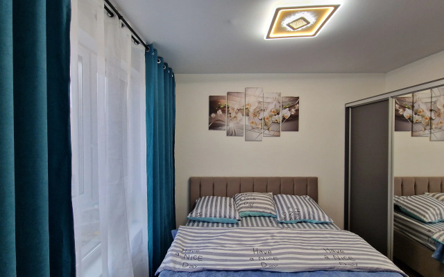Sovremennaya v novom zhilom komplekse Flat
