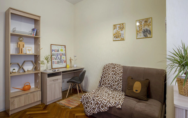 Gorod Rek Na Bolshom Kazachyem Pereulke Flat