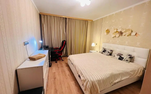 V Ostravtsakh Flat