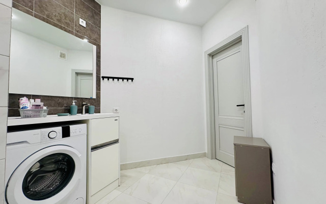 Na 24 Etazhe S Vidom Na Gorod Apartment