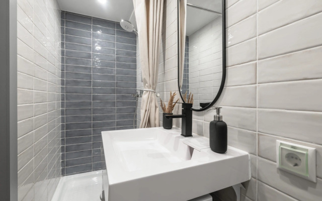 Апартаменты Улучшенные с Балконом Двухуровневые у метро Аэропорт 305