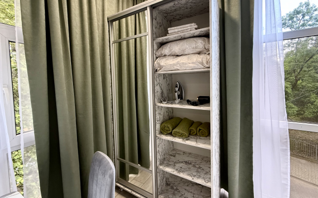 Dvukhmestnye S Kukhney Apartments