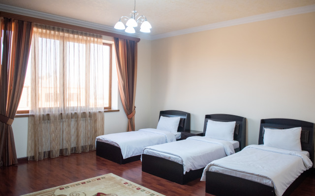 La Defense Yerevan Hotel