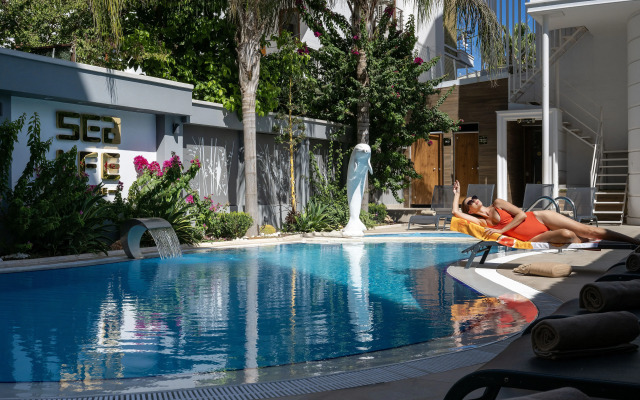 Sealife Lounge Hotel - Adult Only
