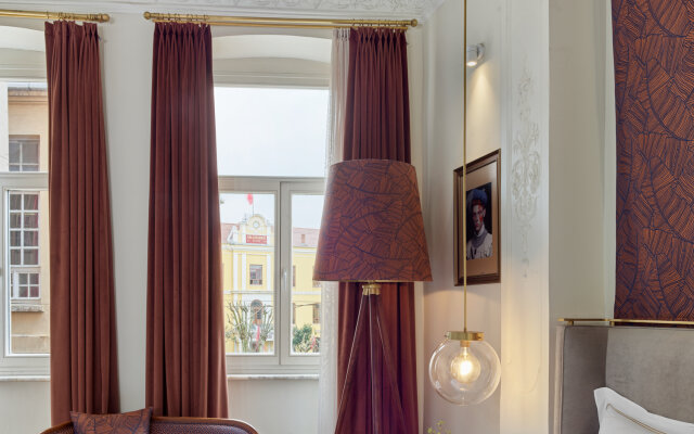 Mr CAS Hotels