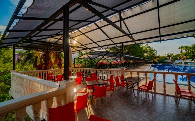 Senza Garden Holiday Club Hotel