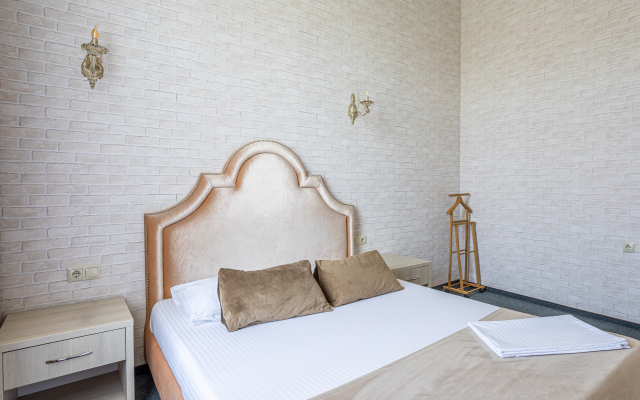 Hotel Marton Sholokhova