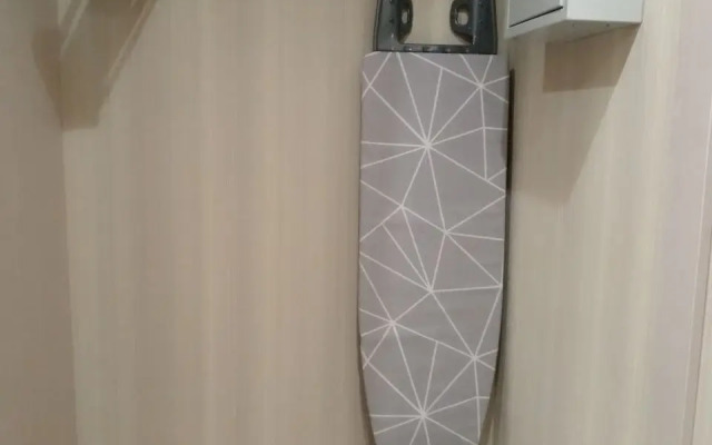 V Rayone Kristalla Flat