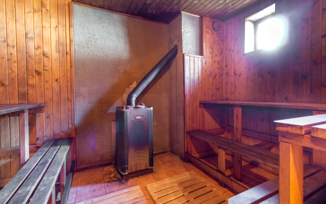 Kottedzh Na Beregu Ozera Private House