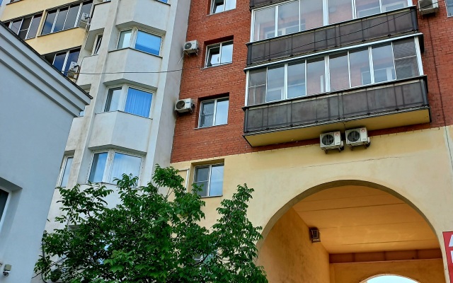 Prostornaya kvartira s erkerom v cenrte goroda-geroya Flat