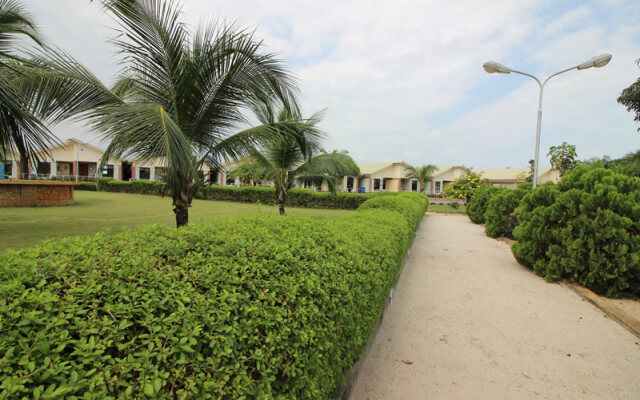 Отель Whispering Palms and Resort