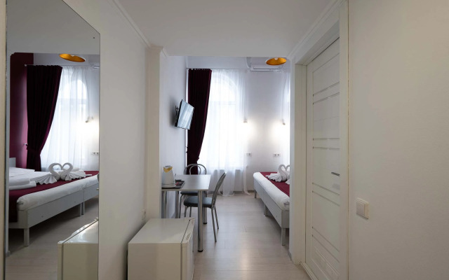 Hotel, IQHotel