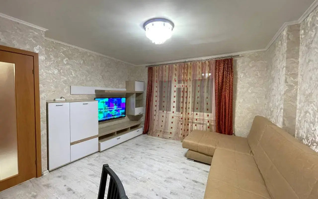 V Tsentre Goroda Flat