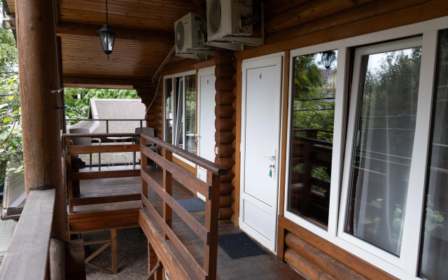 Lyubimy Dvorik Guest house