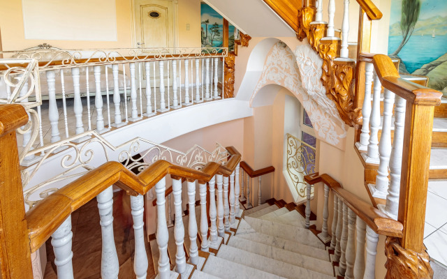 Замок Anstar House Vatutinki