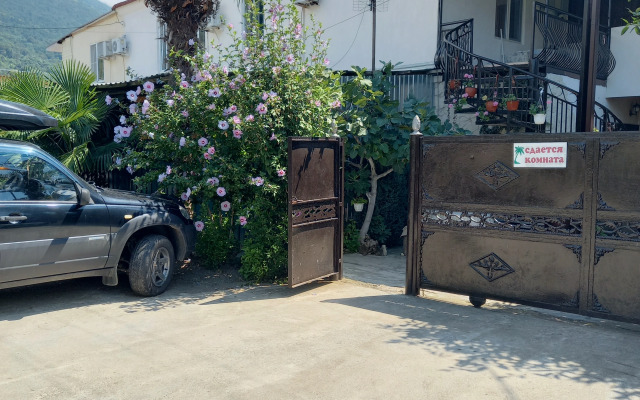 Mari Guest house