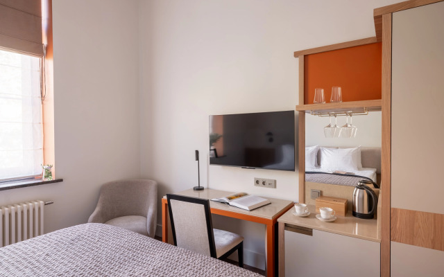 Hotel Hovard Club