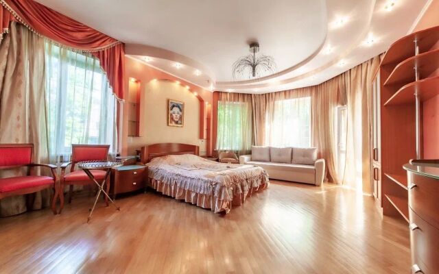 Ulitsa Krenkelya 6-8s3 Private House